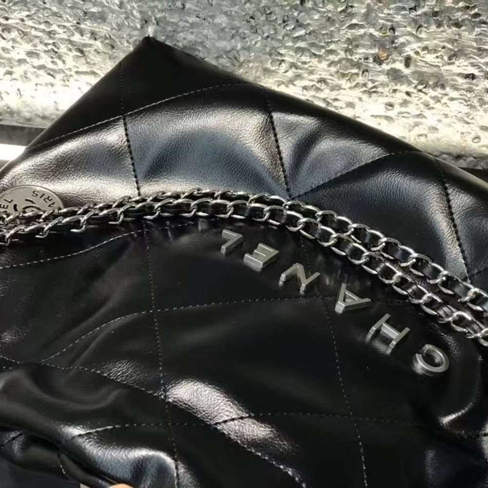 Chanel Black Quilted Shoulder Bag with Silver Chain - Picture 9 of 9